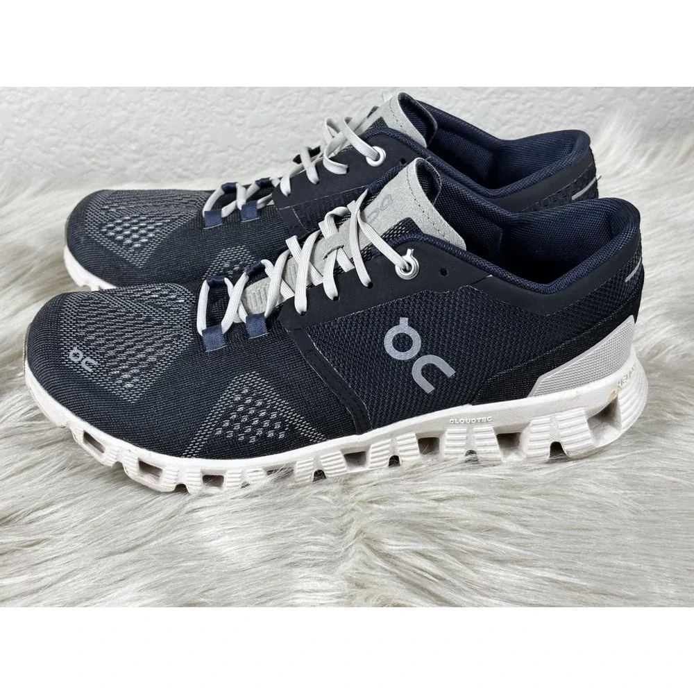 ON Women's Navy and White Cloud Sneakers - Picture 2 of 8